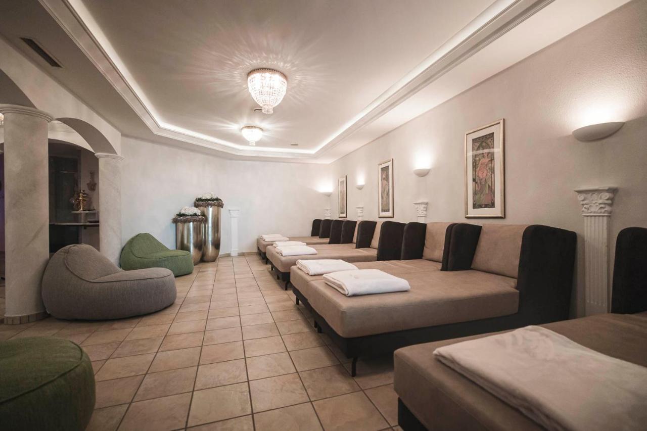Majestic - Unique Spa Resort Brunico Exterior photo