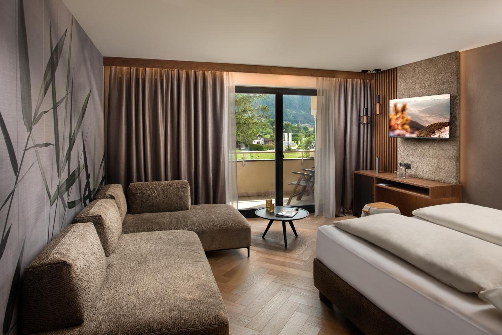 Majestic - Unique Spa Resort Brunico Exterior photo
