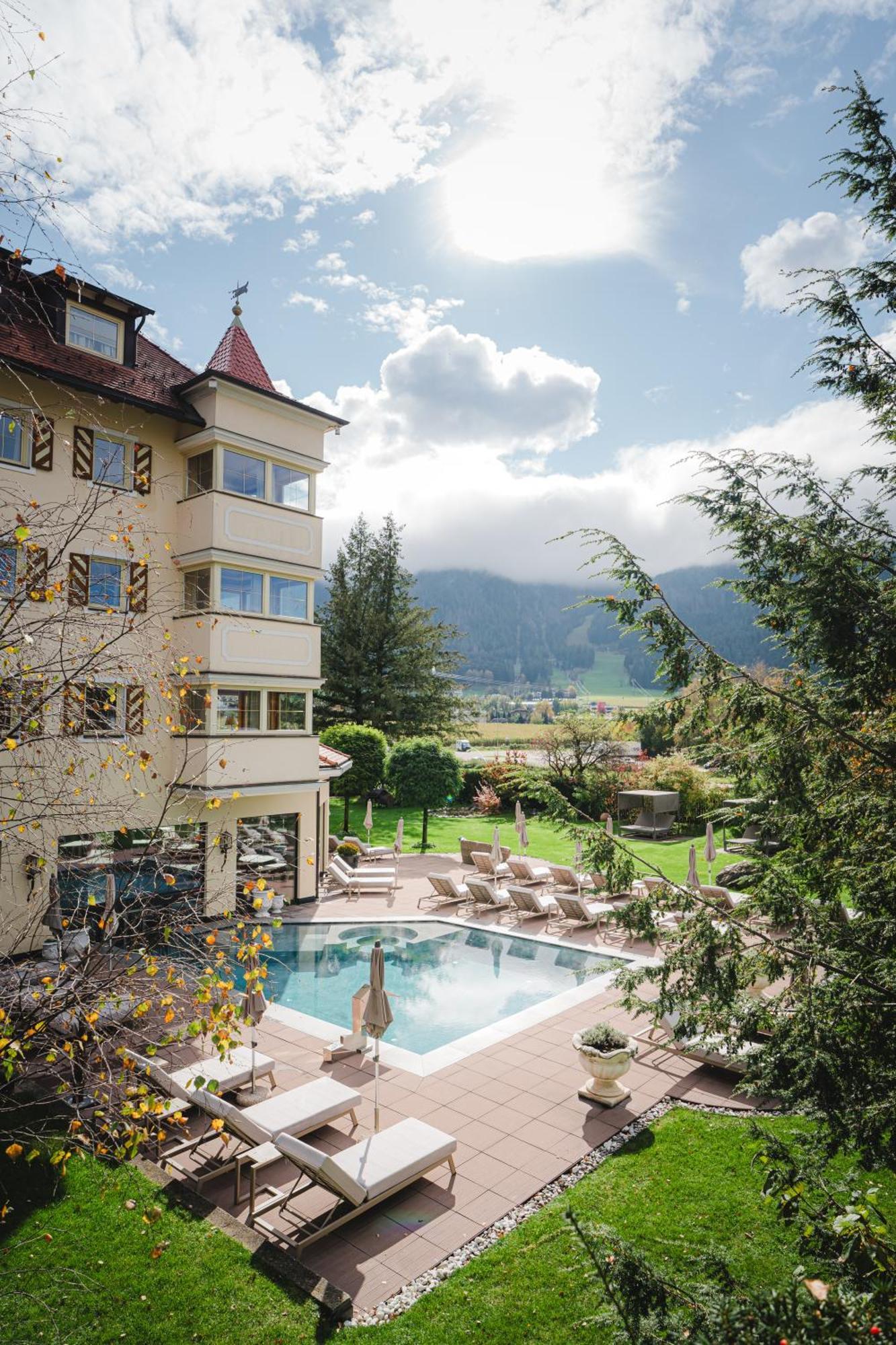 Majestic - Unique Spa Resort Brunico Exterior photo